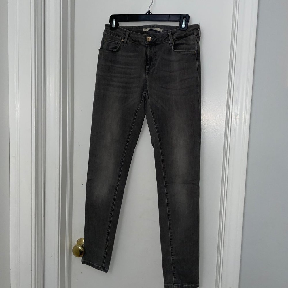 Zeera  Women  Slim Fit Jeans , Size 06.‎ Gray Color
